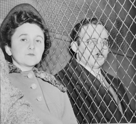 Asesinan en EE.UU. al matrimonio de científicos Rosenberg